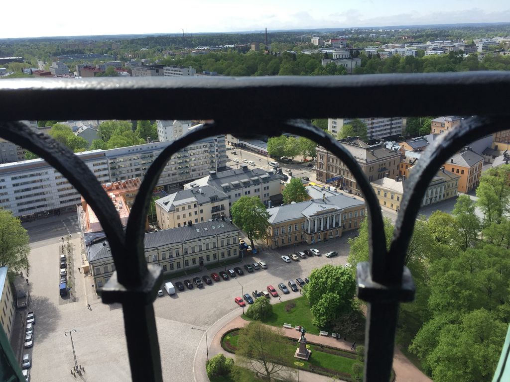 Åbo Akademin rakennuksia Turun tuomiokirkon tornista kuvattuna